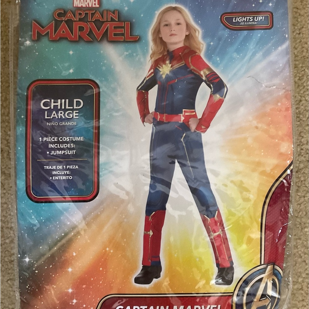 Captain Marvel Hero ~ Costume Halloween ~ 12/14 Role Play with Light Up Star! - Picture 11 of 16